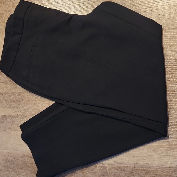 Anne Klein Black Trouser Pants. Size 8. - Picture 4 of 4